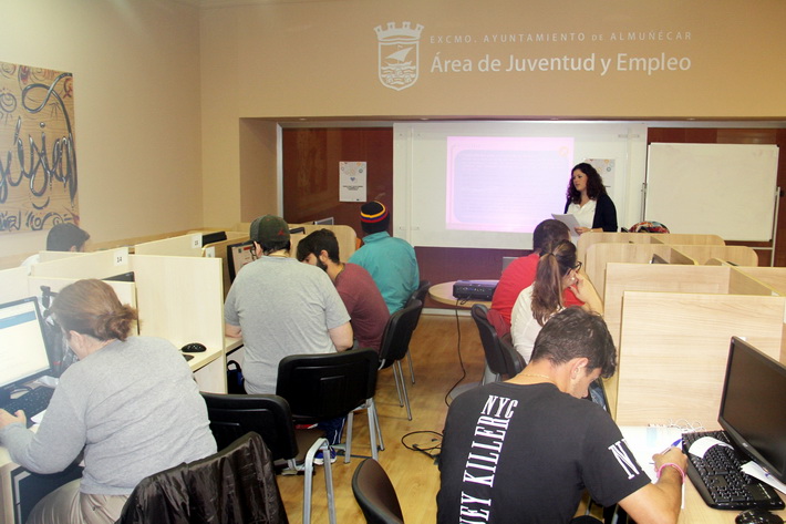 El Ayuntamiento de Almuñécar oferta 10 cursos  de formación online